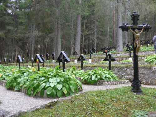 Auf dem Soldatenfriedhof Nasswand-Toblach