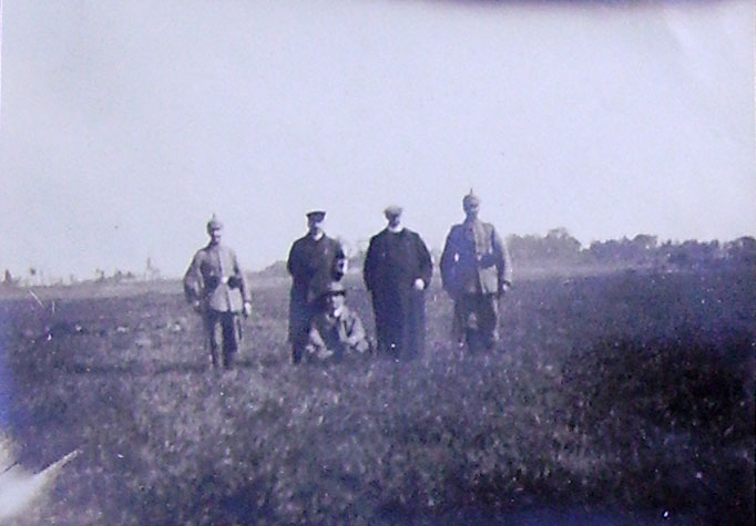 [1b] Vor dem Fort Longwy