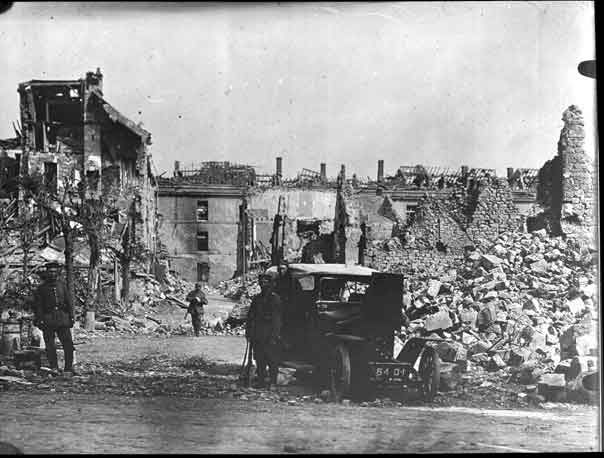 Ohne Nummer [Kriegszerstörungen vermutl. in Longwy]