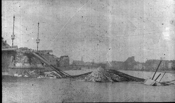 Ohne Nummer [Lüttich, gesprengte Brücke „Pont Léopold“]