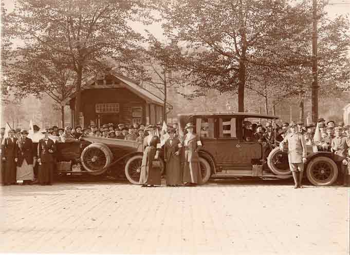 H. Rose: Münsterplatz am 24.9.1914 (Stadtarchiv Bonn)