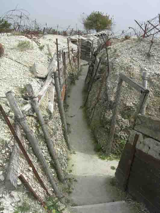Rekonstruierter Schützengraben in der Main de Massiges